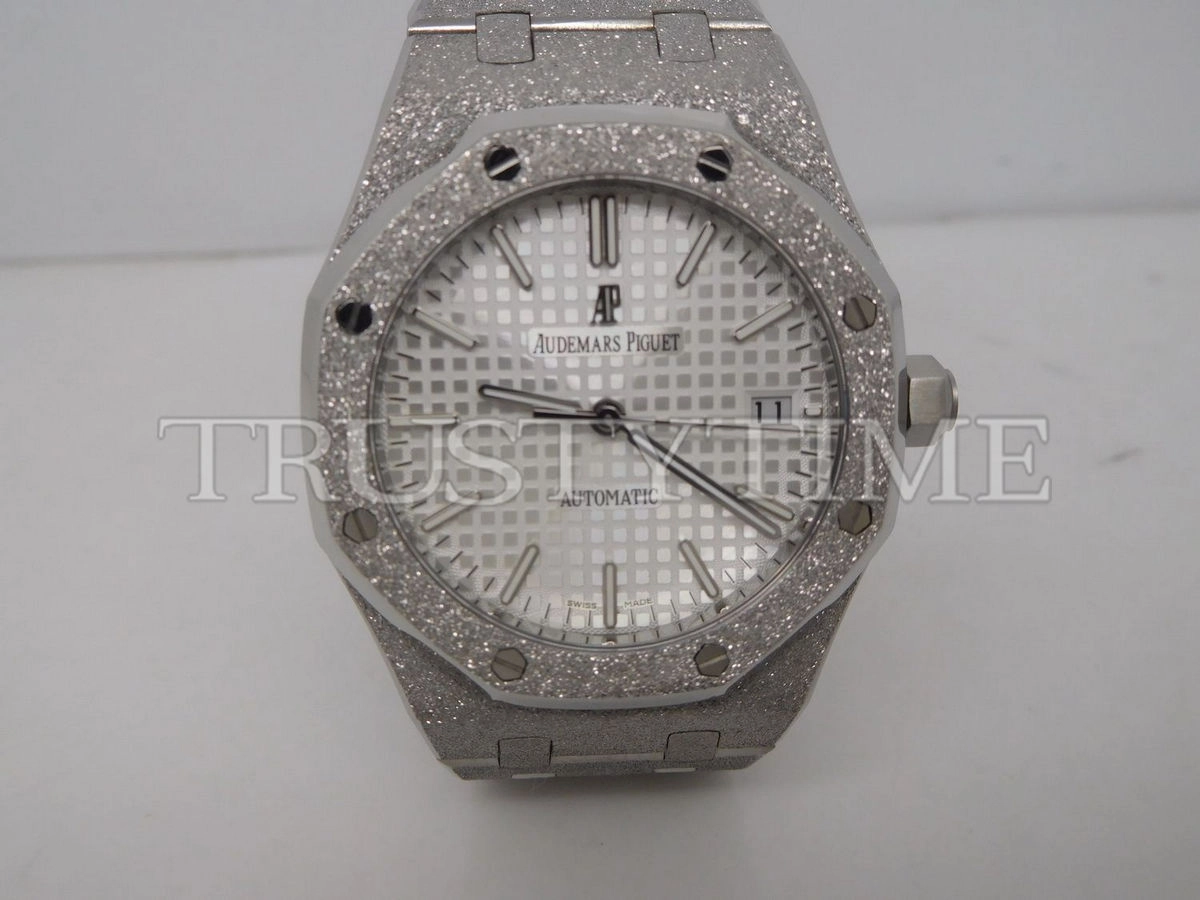 Копия часов Audemars Piguet Royal Oak Frosted 37mm 15454BC.GG.1259BC.01 Арт.AP-0661