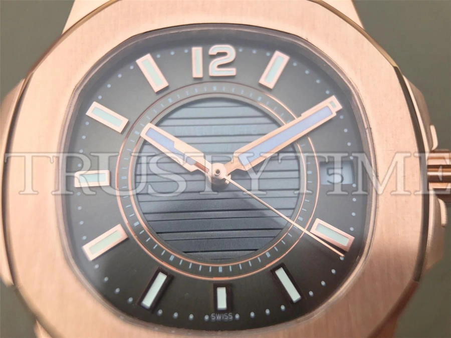 Копия часов Patek Philippe Nautilus Ladies 32mm 7011/1R-010 Арт.PP-0774