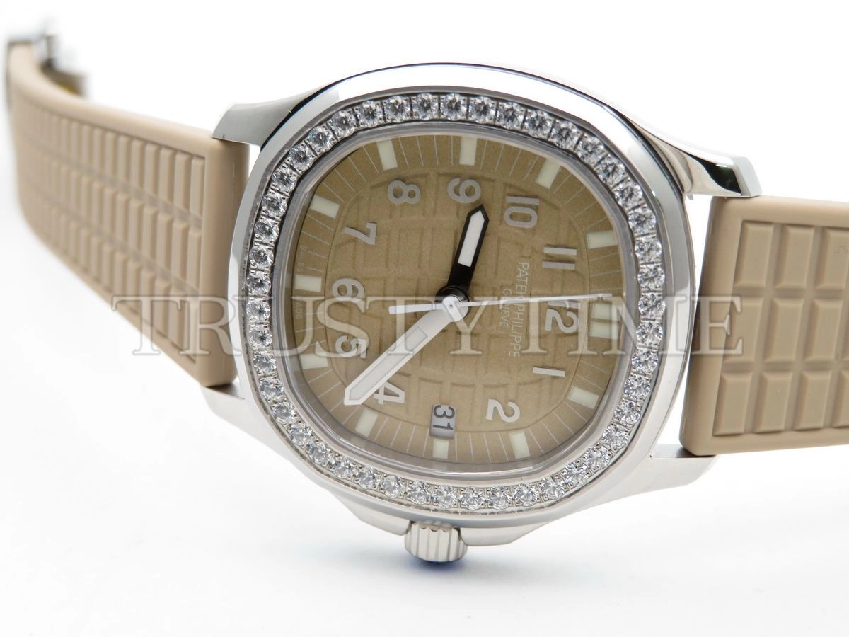 Копия часов Patek Philippe Aquanaut Quartz Ladies 35mm 5067A-020 Арт.PP-0356