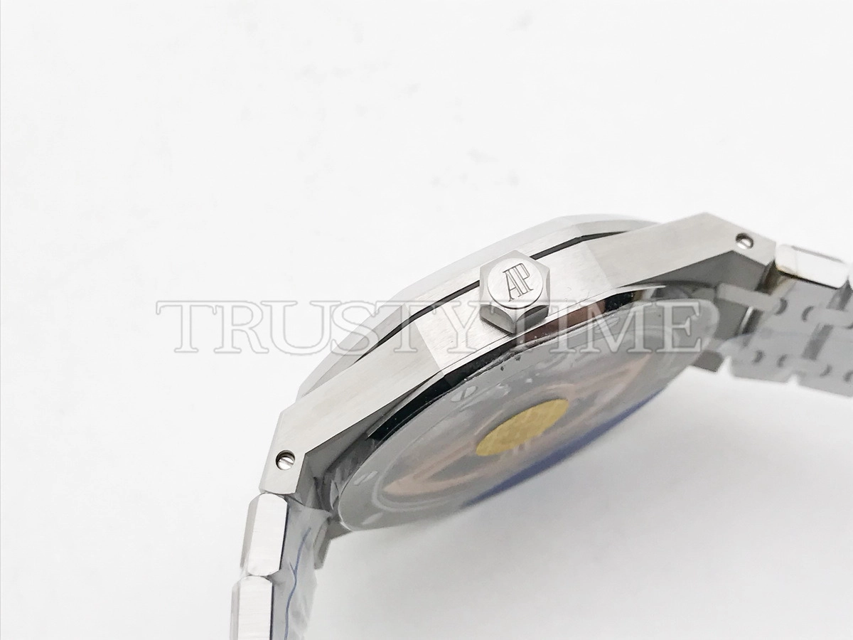 Копия часов Audemars Piguet Royal Oak Selfwinding 15500ST.OO.1220ST.04 Арт.AP-0656