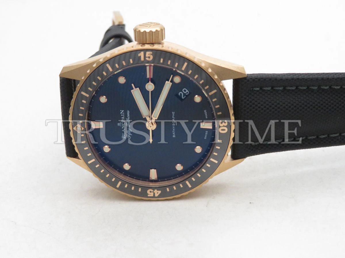 Копия часов Blancpain Fifty Fathoms Bathyscaphe 5000-36S30-B52A Арт.BP-0346
