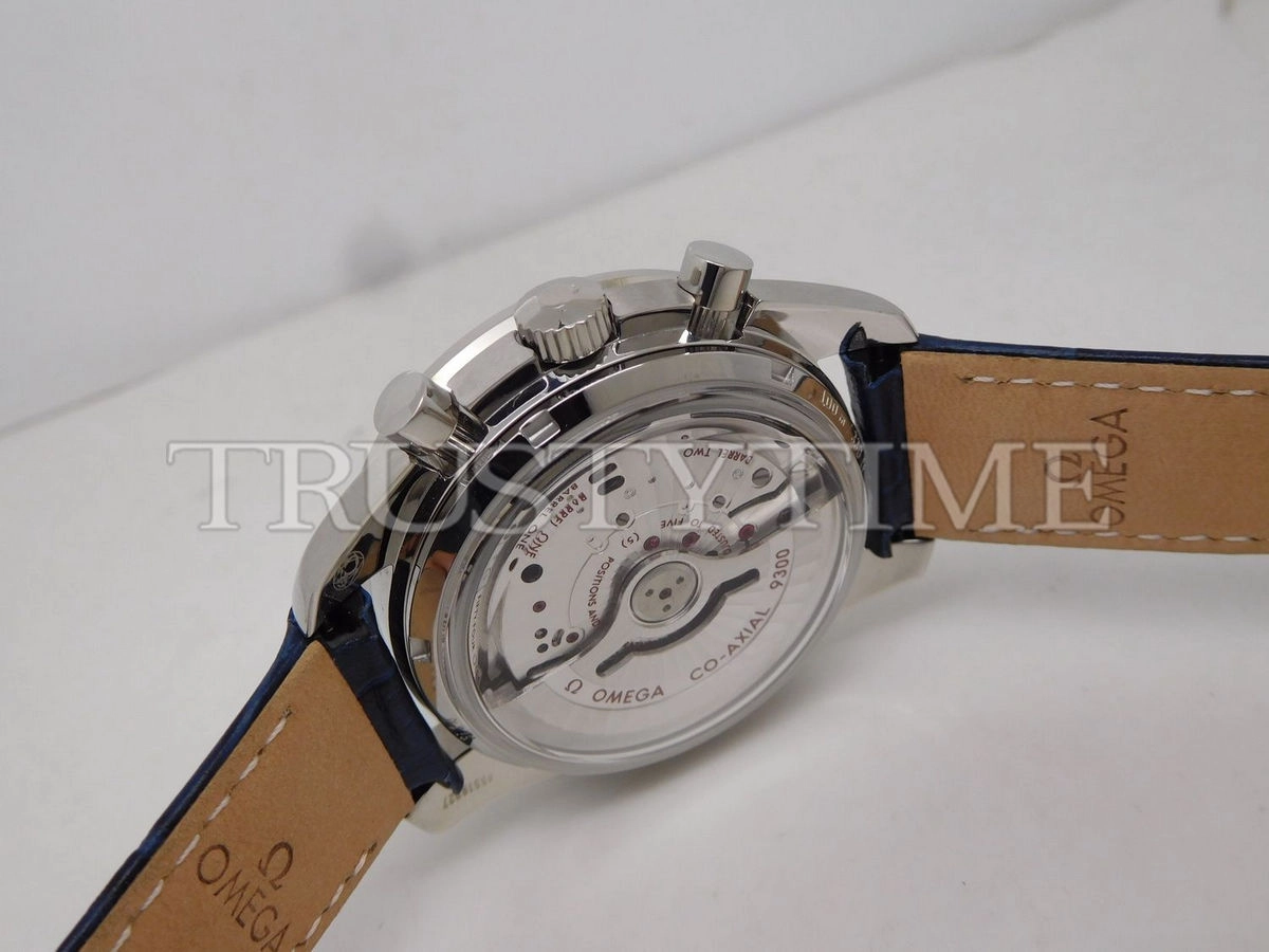 Копия часов Omega Speedmaster Moonwatch Co-Axial Chronograph 44mm 311.93.44.51.03.001