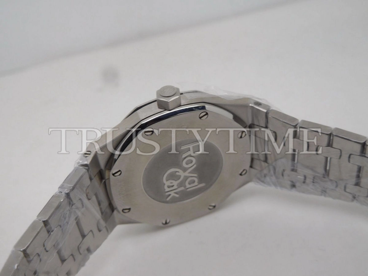 Копия часов Audemars Piguet Royal Oak Frosted 33mm 67653BC.GG.1263BC.01 Арт.AP-0730