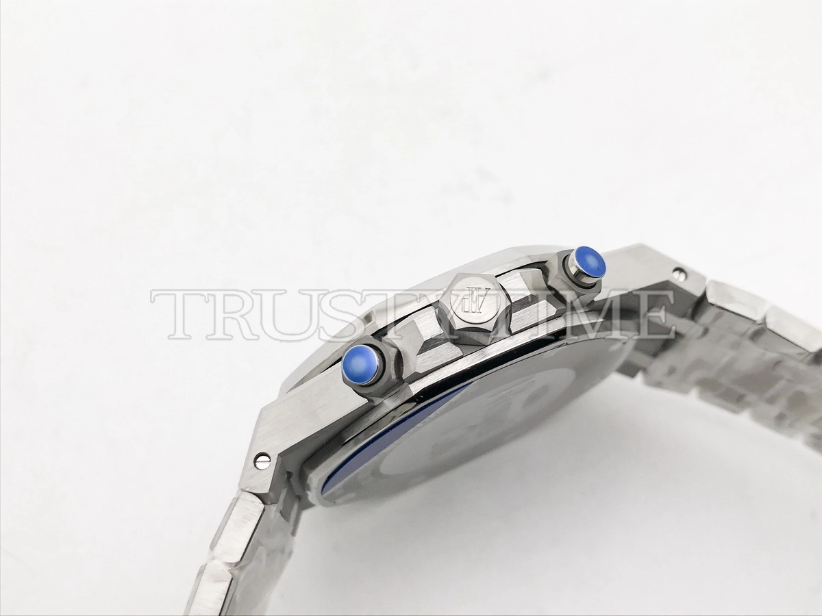 Копия часов Audemars Piguet Royal Oak Frosted Gold Selfwinding Chronograph 26331BC.GG.1224BC.01 Арт.AP-1238