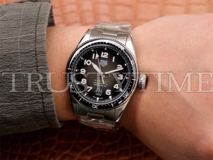 Копия часов Tag Heuer Autavia Isograph Calibre 5 42mm WBE5114.EB0173 Арт.TG-0555