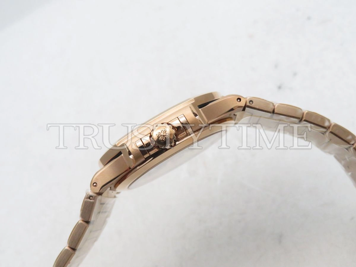 Копия часов Patek Philippe Nautilus Ladies 35mm 7118/1200R-001 Арт.PP-0724