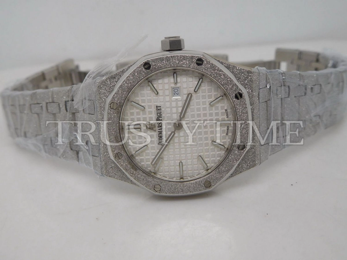 Копия часов Audemars Piguet Royal Oak Frosted 33mm 67653BC.GG.1263BC.01 Арт.AP-0730