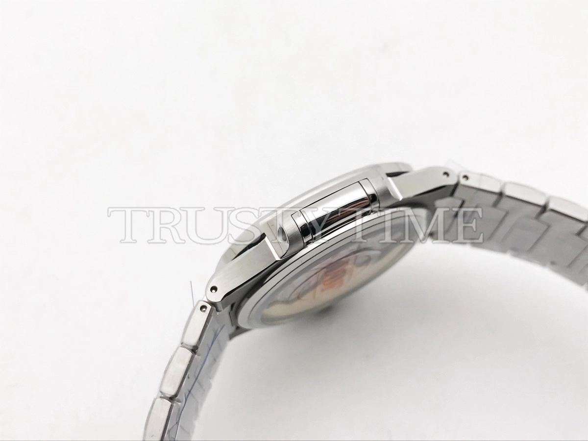 Копия часов Patek Philippe Nautilus Ladies 35mm 7118/1A-001 Арт.PP-0726