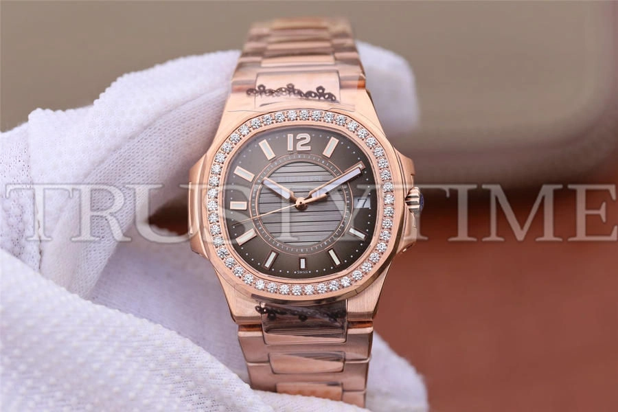 Копия часов Patek Philippe Nautilus Ladies 32mm 7010/1R-010 Арт.PP-0768