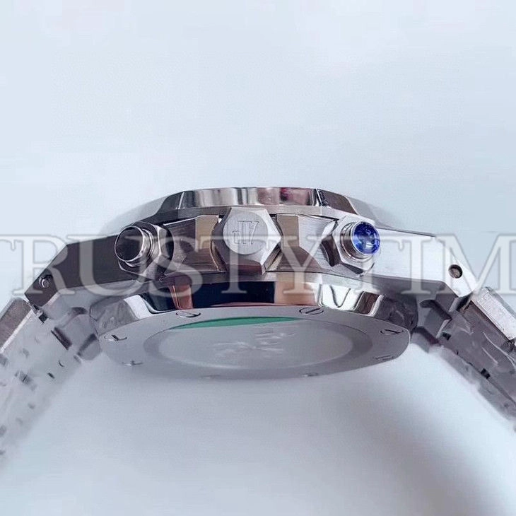 Копия часов Audemars Piguet Royal Oak Chronograph 26338PT.OO.1220PT.01 Арт.AP-1071