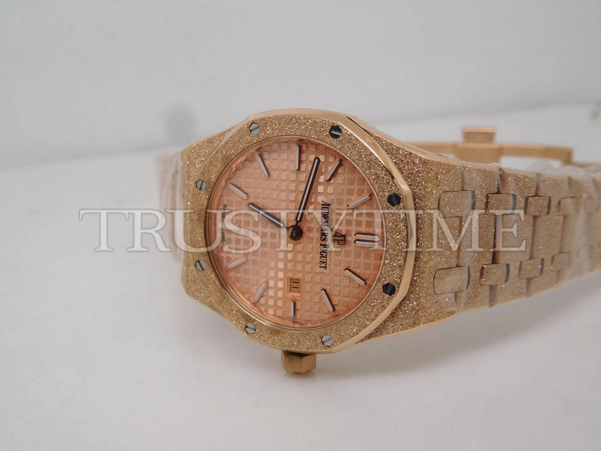 Копия часов Audemars Piguet Royal Oak Frosted 33mm 67653OR.GG.1263OR.02 Арт.AP-0724