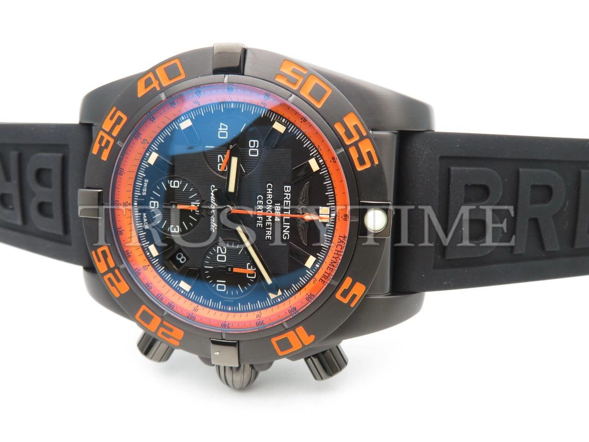 Копия часов Breitling Chronomat Raven 44 MB0111C2/BD07/153S/M20DSA.2 Арт.BT-0396