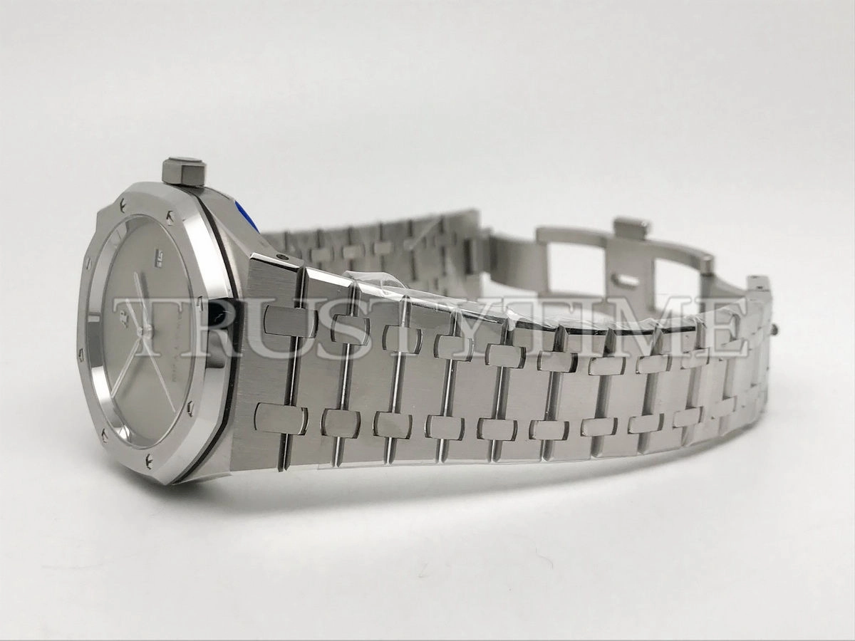 Копия часов Audemars Piguet Royal Oak Silver MAD Paris Edition Customized 1017 ALYX 9SM Арт.AP-1111