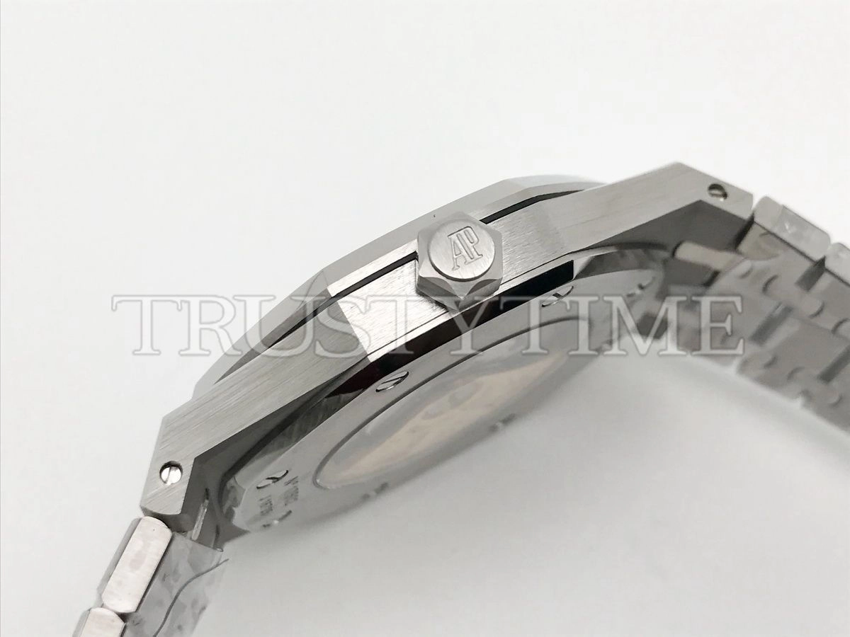 Копия часов Audemars Piguet Royal Oak Automatic II 15400ST.OO.1220ST.04 Арт.AP-1022