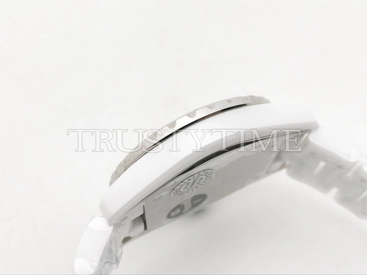 Копия часов Chanel J-12 White Mother-Of-Pearl And Diamond Dial 38 H2423 Арт.CN-0289