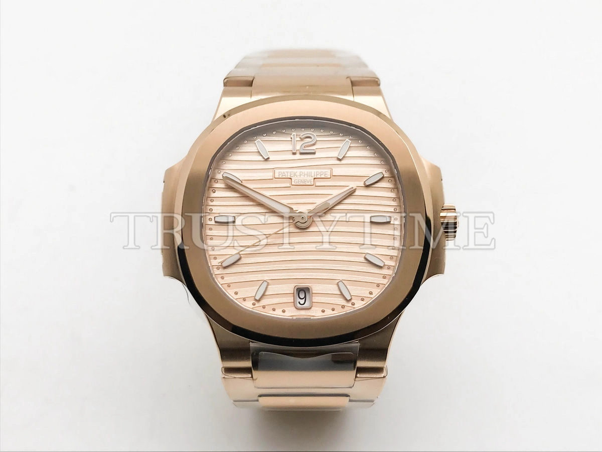 Копия часов Patek Philippe Nautilus Ladies 35mm 7118/1R-010 Арт.PP-0779