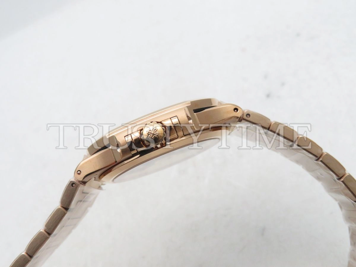 Копия часов Patek Philippe Nautilus Ladies 35mm 7118/1200R-010 Арт.PP-0728