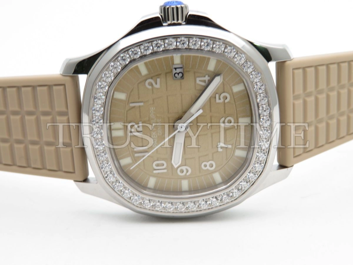 Копия часов Patek Philippe Aquanaut Quartz Ladies 35mm 5067A-020 Арт.PP-0356