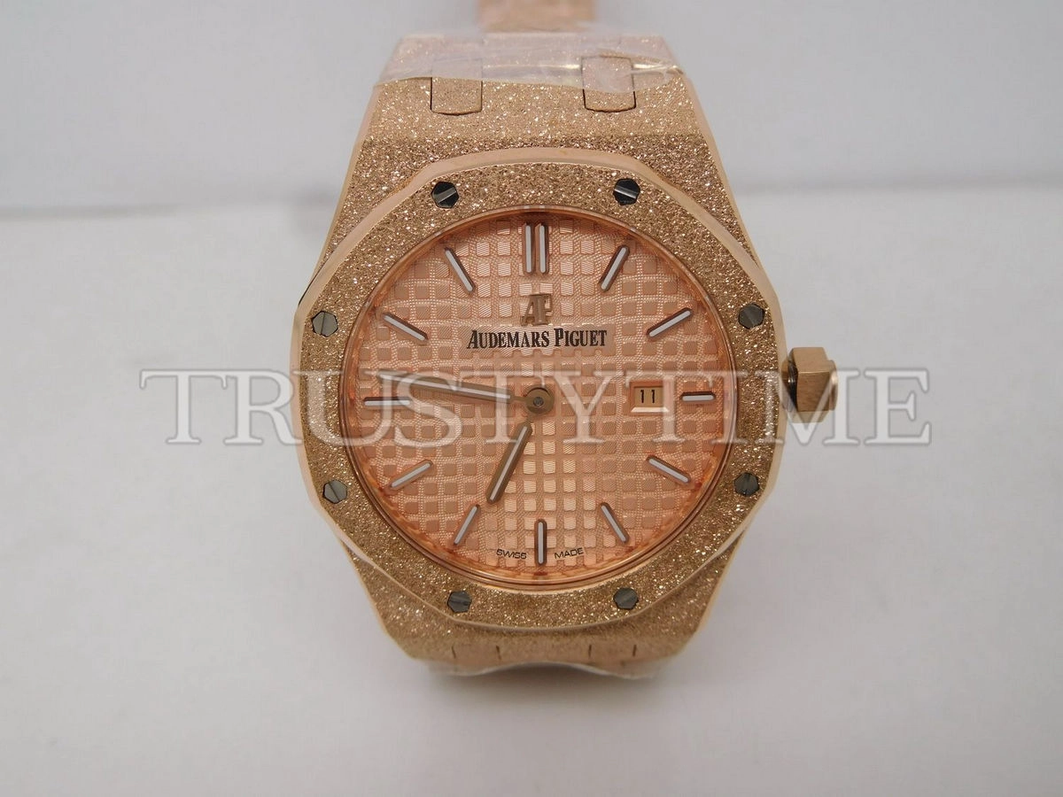 Копия часов Audemars Piguet Royal Oak Frosted 33mm 67653OR.GG.1263OR.02 Арт.AP-0724