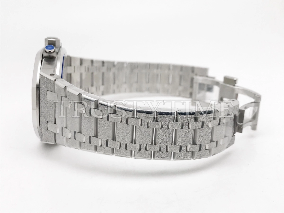 Копия часов Audemars Piguet Royal Oak Frosted Gold Selfwinding Chronograph 26331BC.GG.1224BC.01 Арт.AP-1238