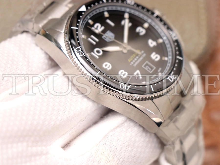 Копия часов Tag Heuer Autavia Isograph Calibre 5 42mm WBE5114.EB0173 Арт.TG-0555