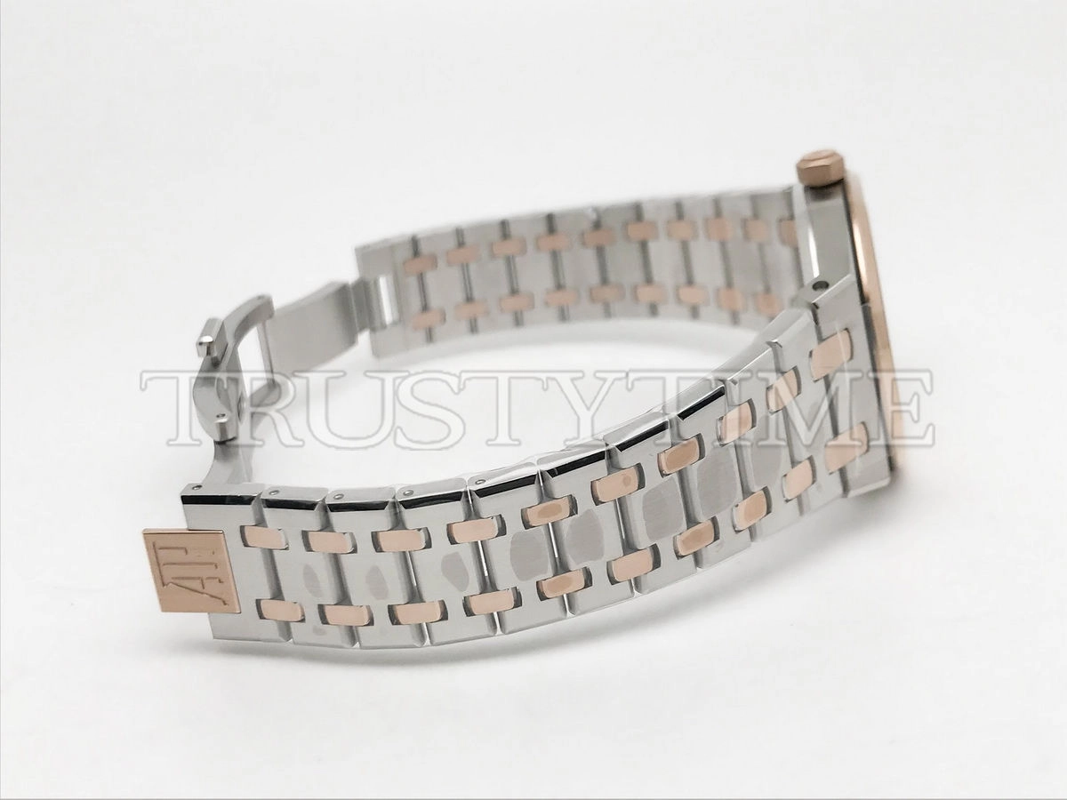 Копия часов Audemars Piguet Royal Oak Ladies 33mm 67650SR.OO.1261SR.01 Арт.AP-1077