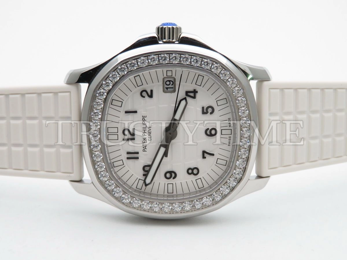 Копия часов Patek Philippe Aquanaut Quartz Ladies 35mm 5067A-024 Арт.PP-0357