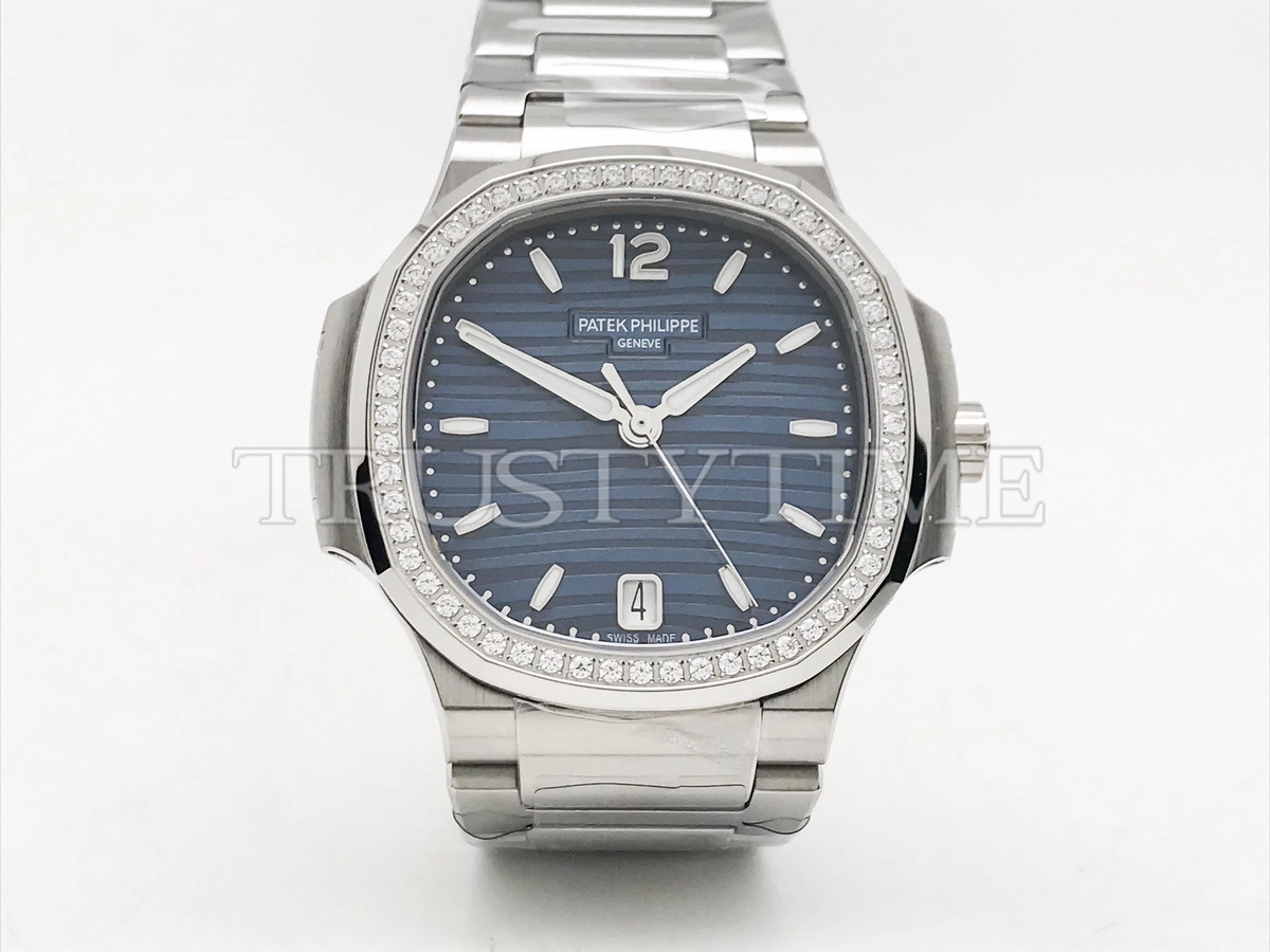 Копия часов Patek Philippe Nautilus Ladies 35mm 7118/1200A-001 Арт.PP-0775