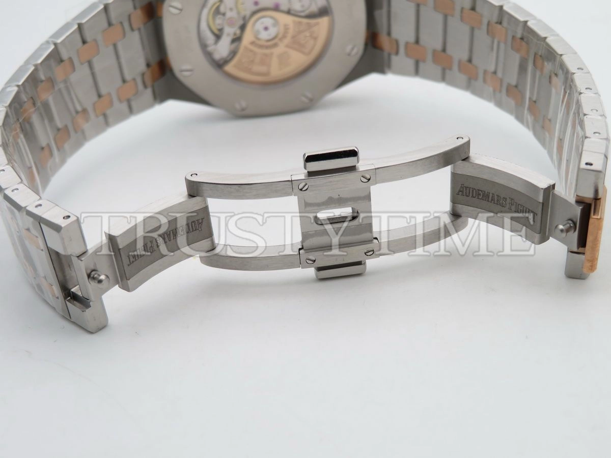 Копия часов Audemars Piguet Royal Oak Automatic II 15400SR.OO.1220SR.01 Арт.AP-0694