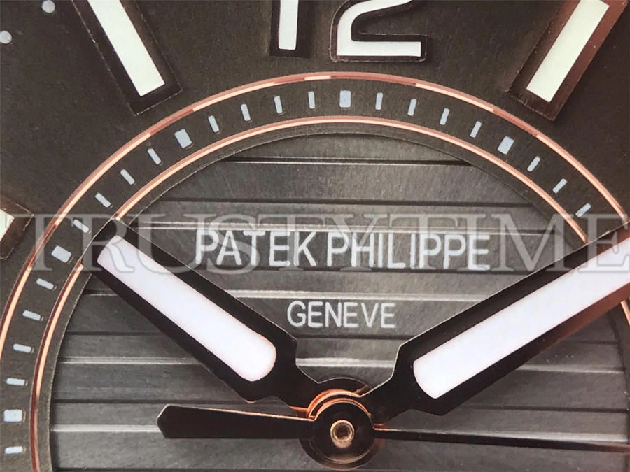 Копия часов Patek Philippe Nautilus Ladies 32mm 7010/1R-010 Арт.PP-0768