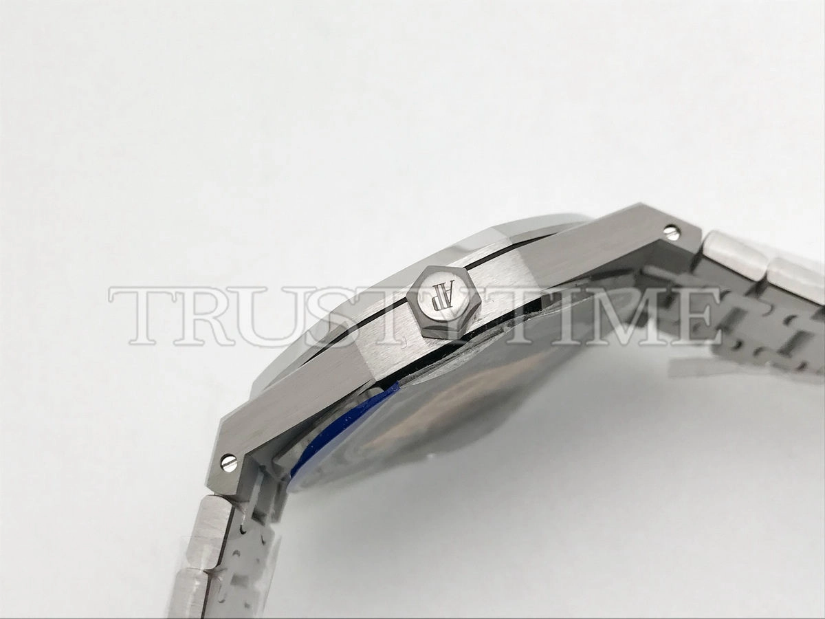 Копия часов Audemars Piguet Royal Oak Silver MAD Paris Edition Customized 1017 ALYX 9SM Арт.AP-1111