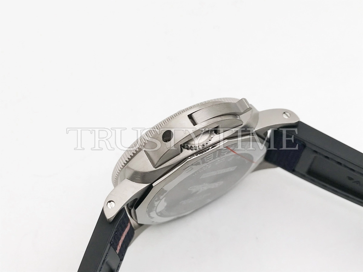 Копия часов Panerai Submersible GMT Luna Rossa Titanio 42mm PAM01507 Арт.PN-0913