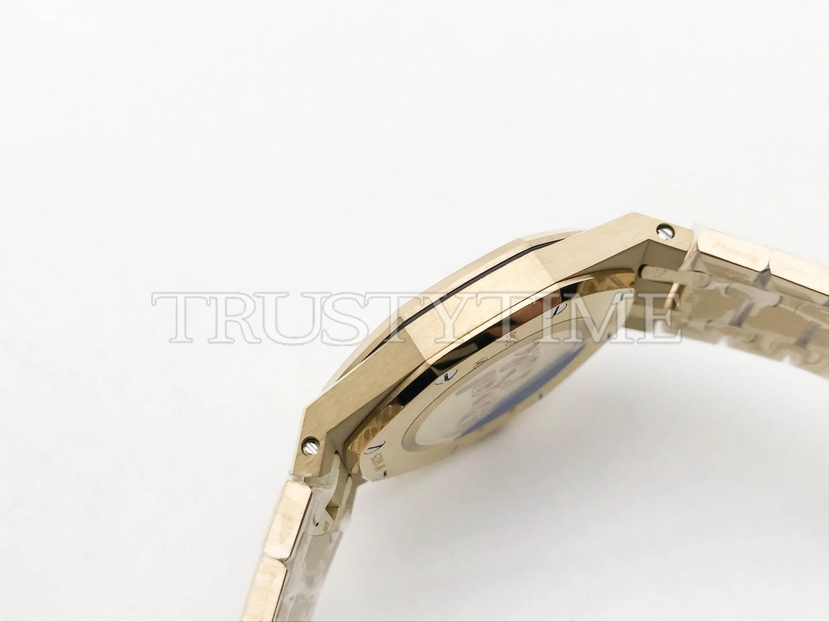 Копия часов Audemars Piguet Royal Oak Ladies 33mm 67651BA.ZZ.1261BA.01 Арт.AP-0735
