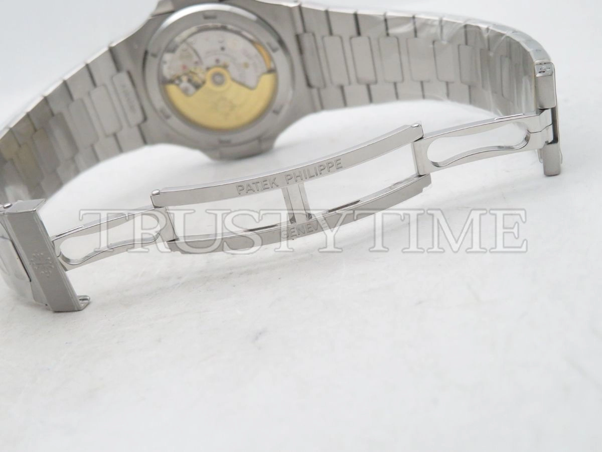 Копия часов Patek Philippe Nautilus 40mm 5713/1G-001 Арт.PP-0722