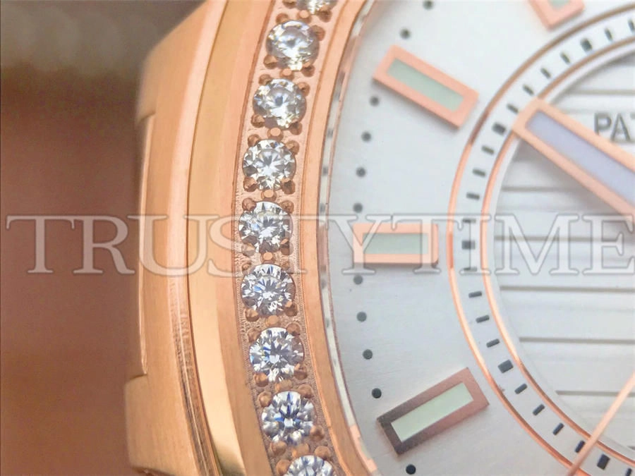 Копия часов Patek Philippe Nautilus Ladies 32mm 7010/1R-001 Арт.PP-0767