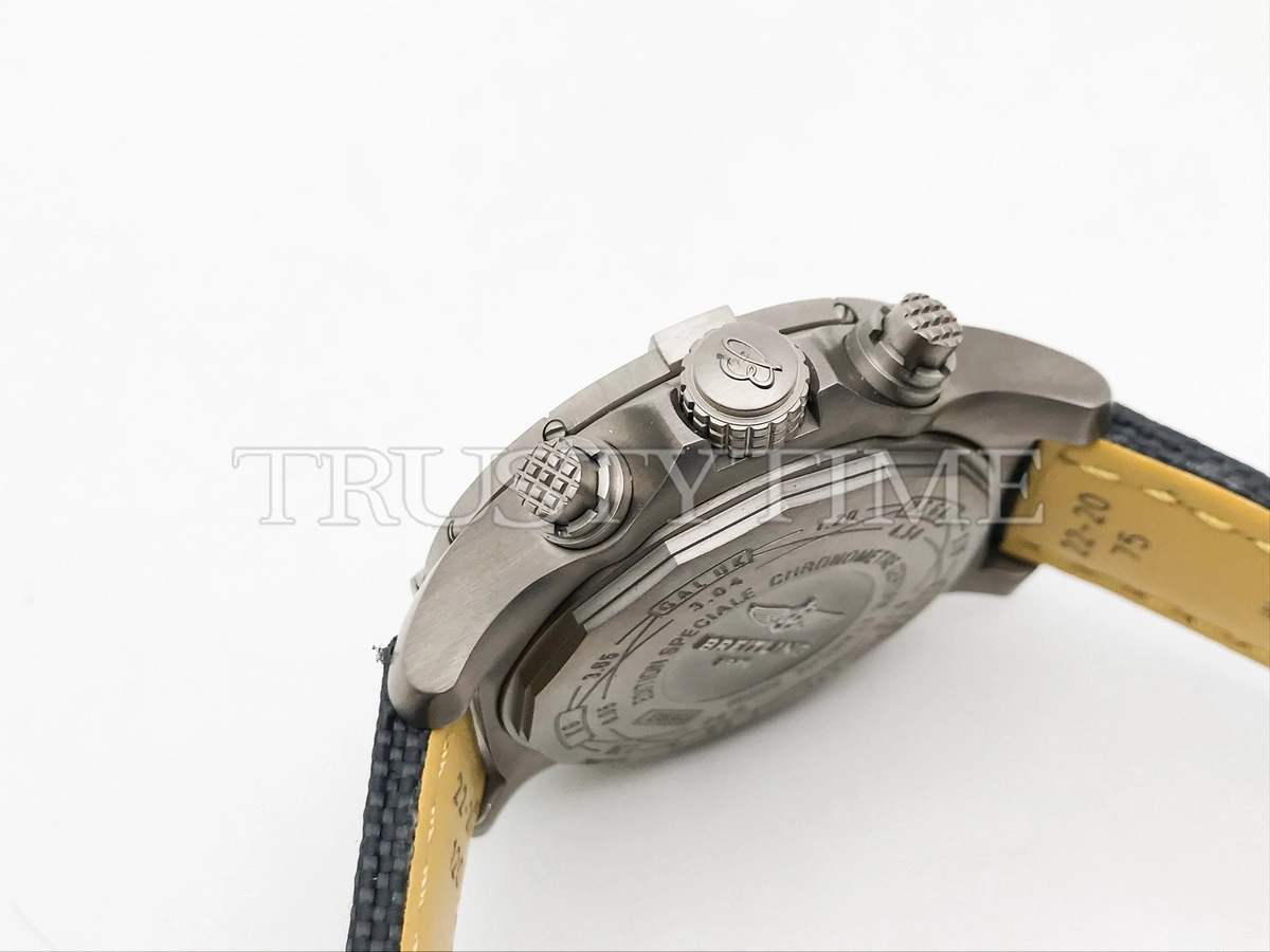 Копия часов Breitling Avenger Bandit Chronograph 45 E13383101M2W1 Арт.BT-1084