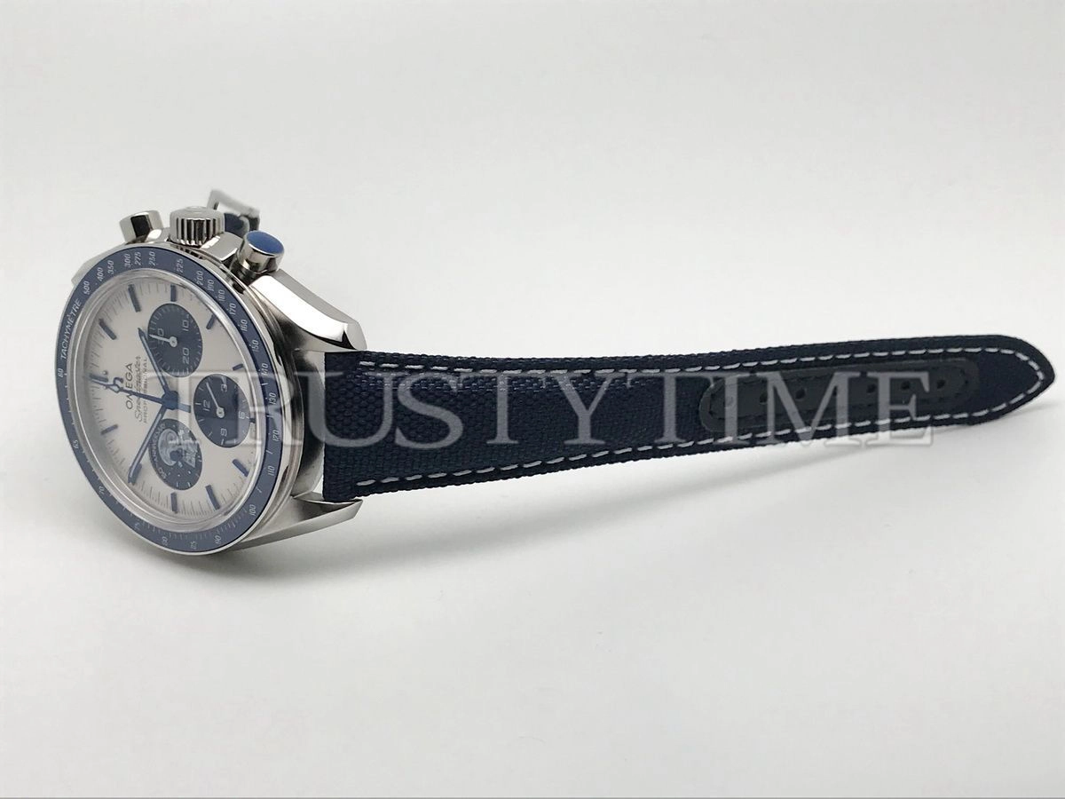 Копия часов Omega Speedmaster Anniversary Series Silver Snoopy Award 42mm 310.32.42.50.02.001 Арт.OM-0878
