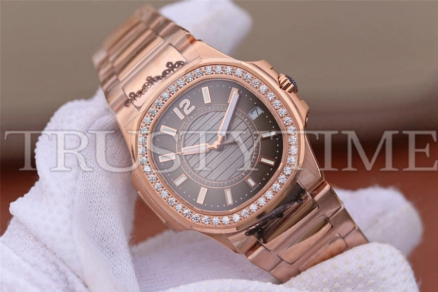 Копия часов Patek Philippe Nautilus Ladies 32mm 7010/1R-010 Арт.PP-0768