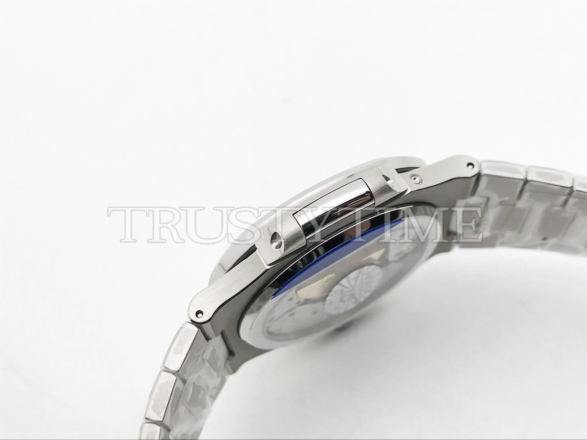Копия часов Patek Philippe Nautilus Power Reserve Moonphase 40mm 5712/1A-001 Tiffany&Co. Арт.PP-0854