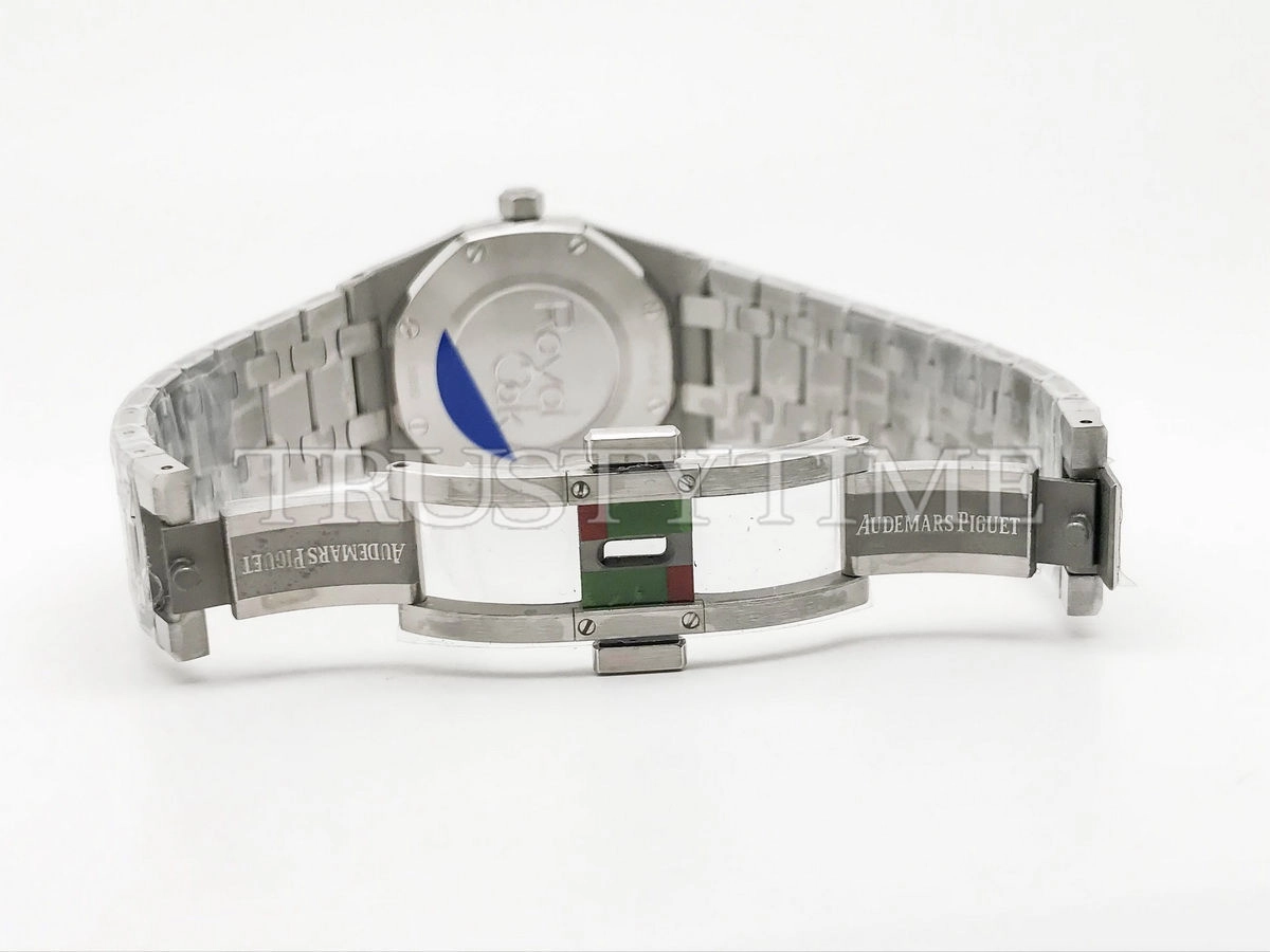 Копия часов Audemars Piguet Royal Oak Ladies 33mm 67651ST.ZZ.1261ST.01 Арт.AP-0739