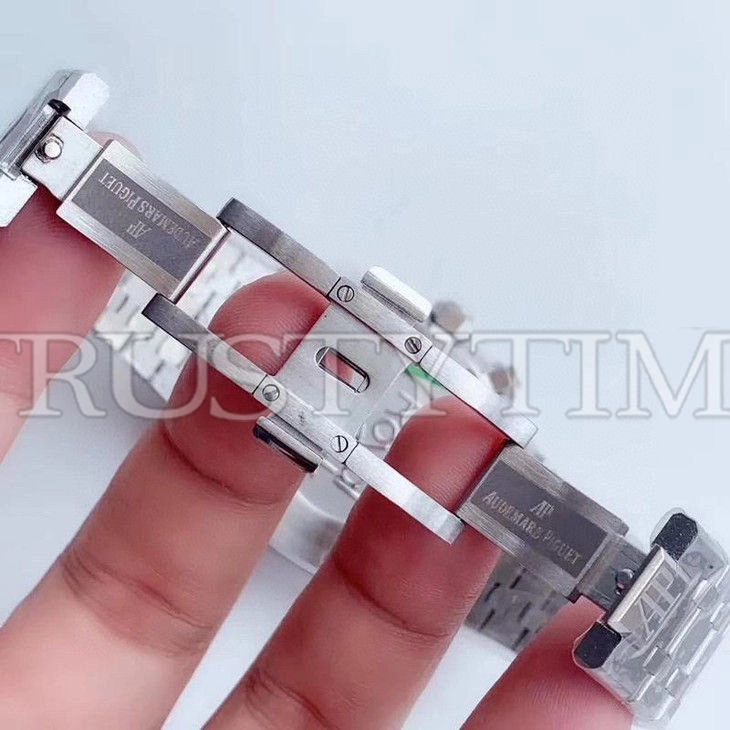 Копия часов Audemars Piguet Royal Oak Chronograph 26338PT.OO.1220PT.01 Арт.AP-1071