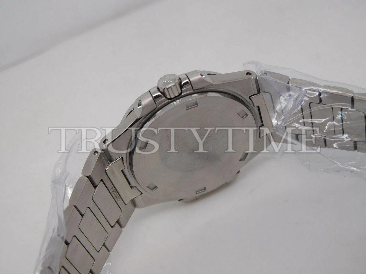 Копия часов Patek Philippe Nautilus Ladies 32mm 7010/1G-010 Арт.PP-0507