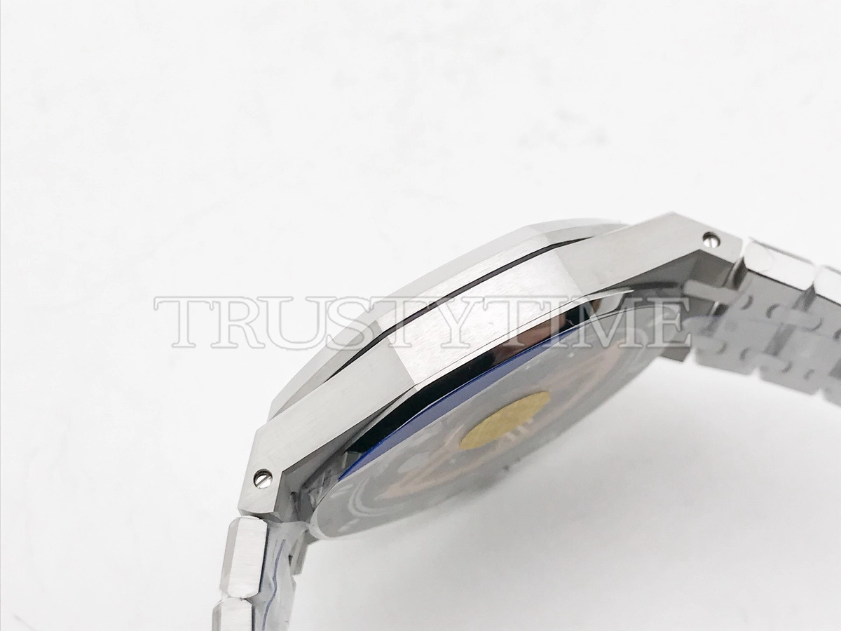 Копия часов Audemars Piguet Royal Oak Selfwinding 15500ST.OO.1220ST.04 Арт.AP-0656