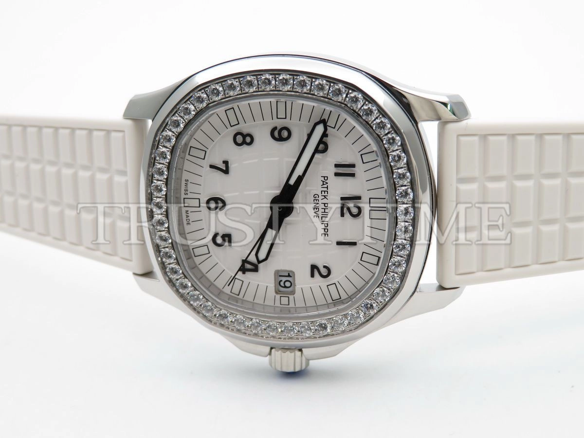 Копия часов Patek Philippe Aquanaut Quartz Ladies 35mm 5067A-024 Арт.PP-0357