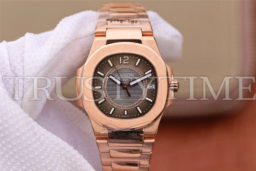 Копия часов Patek Philippe Nautilus Ladies 32mm 7011/1R-010 Арт.PP-0774