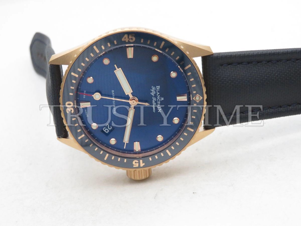 Копия часов Blancpain Fifty Fathoms Bathyscaphe 5000-36S40-O52A Арт.BP-0345