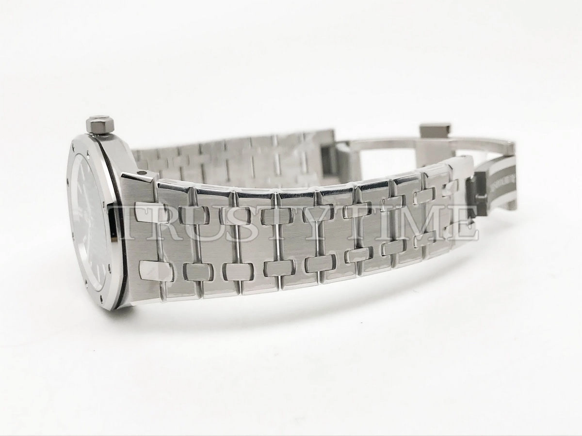Копия часов Audemars Piguet Royal Oak Ladies 33mm 67650ST.OO.1261ST.01 Арт.AP-1078
