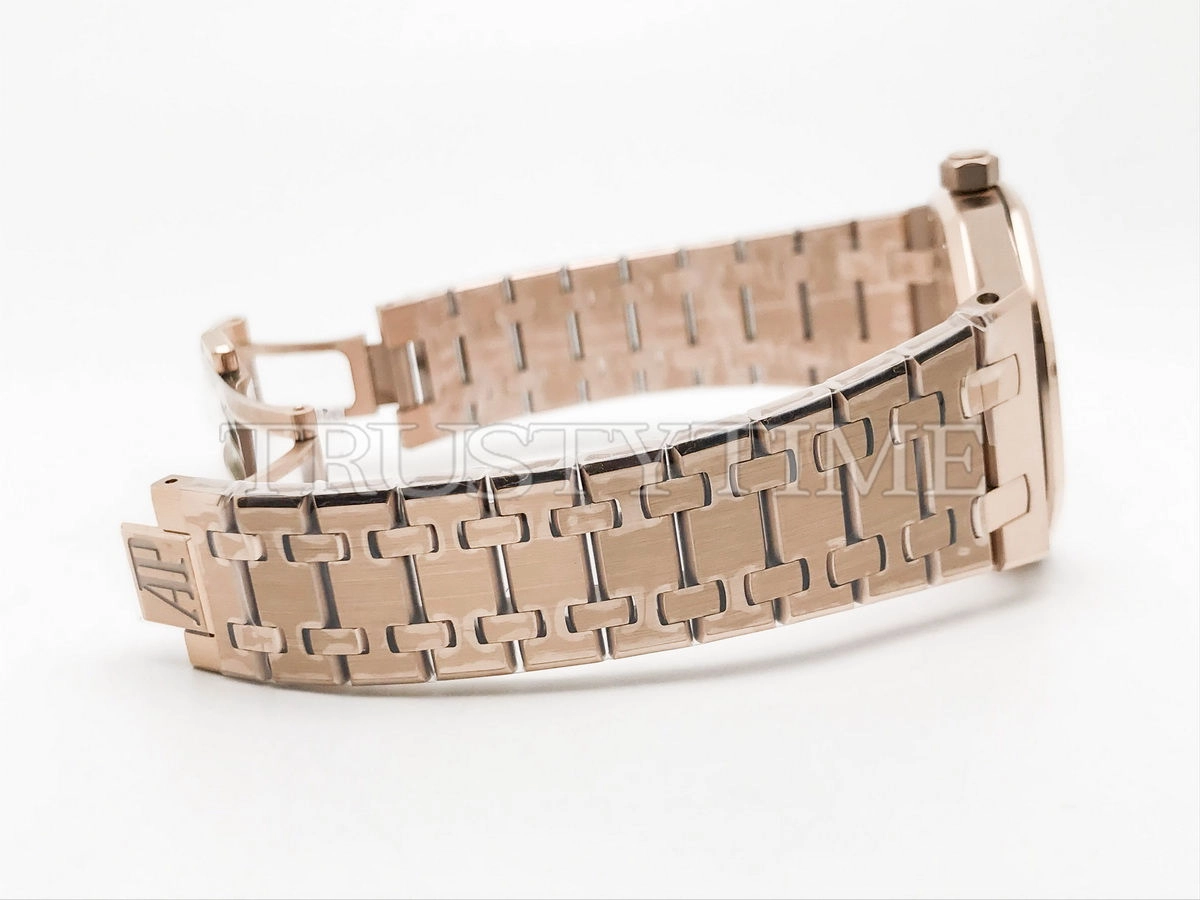 Копия часов Audemars Piguet Royal Oak Ladies 33mm 67651OR.ZZ.1261OR.01 Арт.AP-0733
