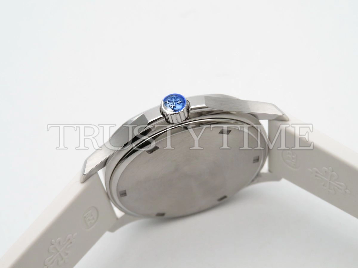 Копия часов Patek Philippe Aquanaut Quartz Ladies 35mm 5067A-024 Арт.PP-0357