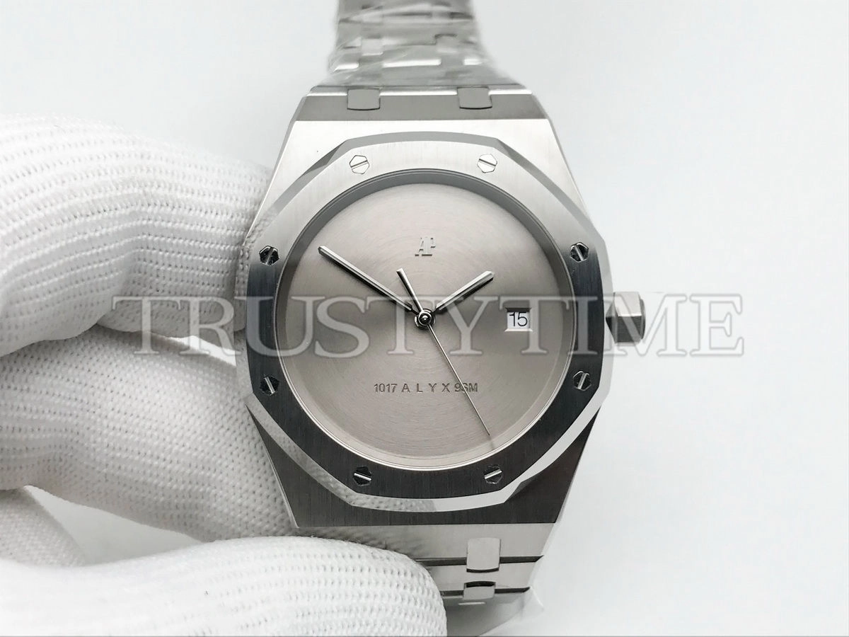 Копия часов Audemars Piguet Royal Oak Silver MAD Paris Edition Customized 1017 ALYX 9SM Арт.AP-1111